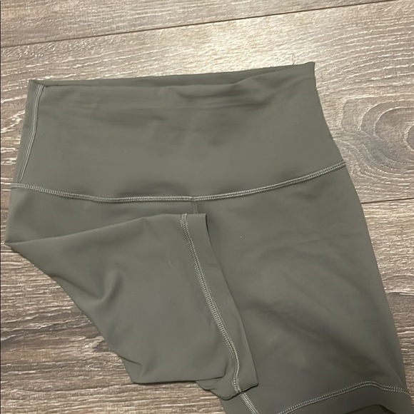 Wunder Train High Rise Short 6” in Grey Sage
